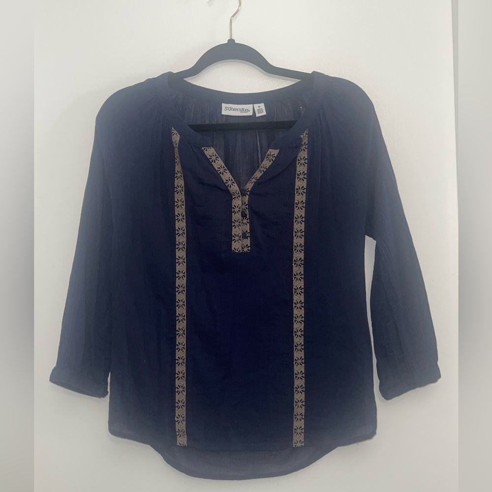 Size Medium Navy blue and tan long sleeve shirt